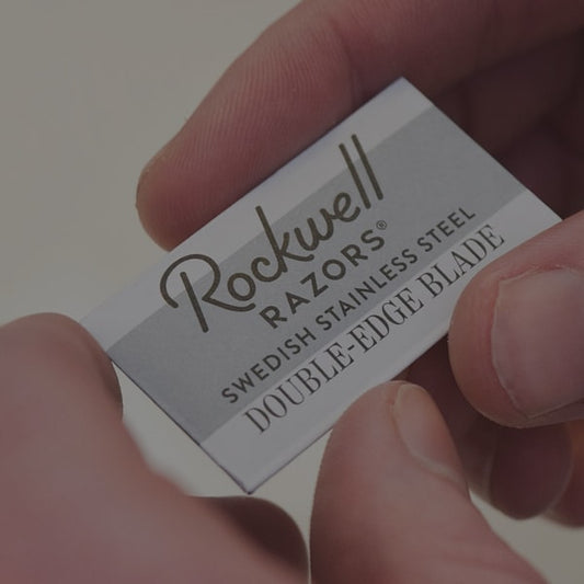 100 Razor Blades with a Blade Disposal Tin