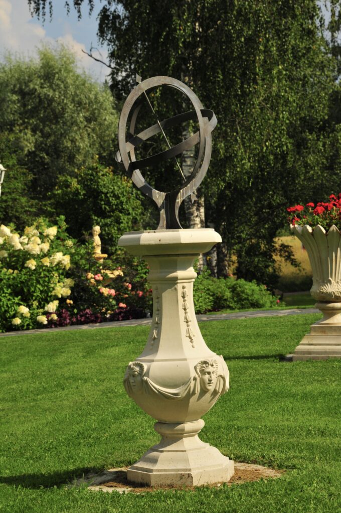 Adam Sundial Plinth D130